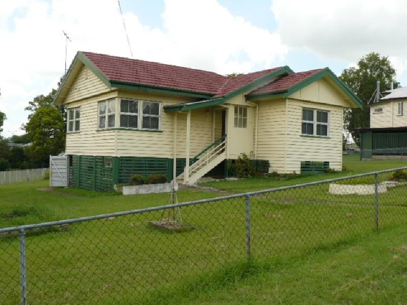7 Miller Street, North Booval QLD 4304