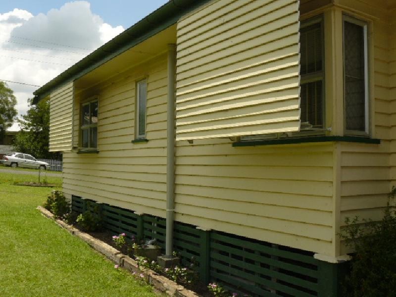 7 Miller Street, North Booval QLD 4304