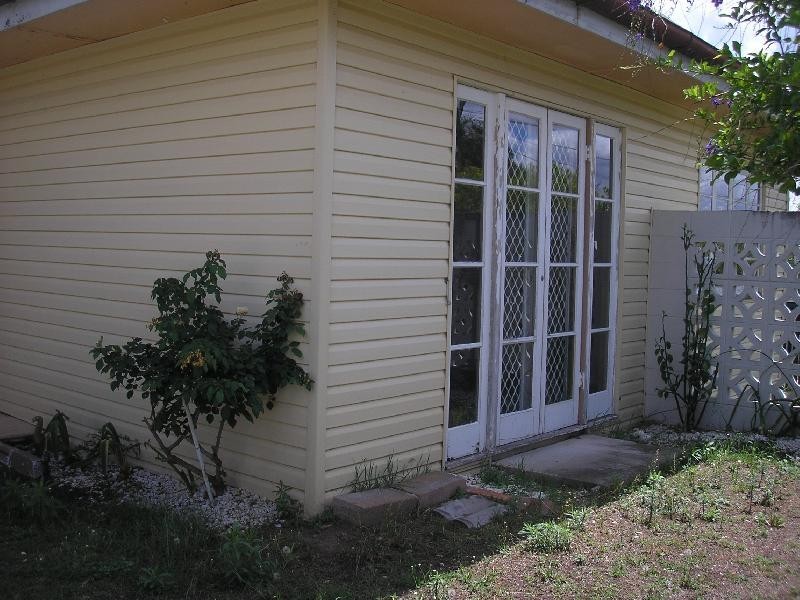 17 Phillip Street, One Mile QLD 4305