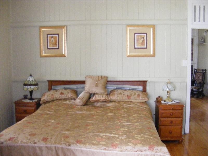 49 Macquarie Street, Silkstone QLD 4304