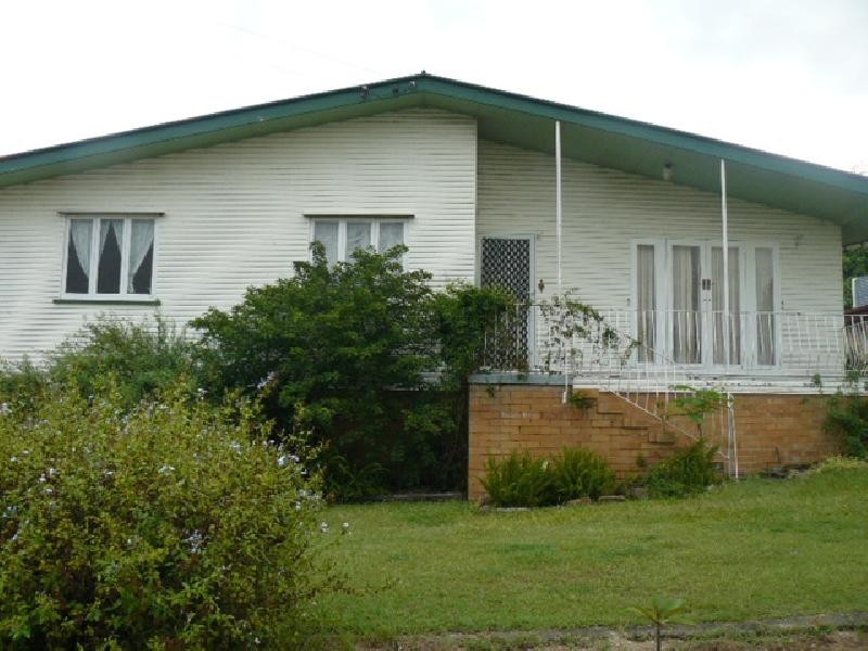 4 Holmes Street, North Ipswich QLD 4305