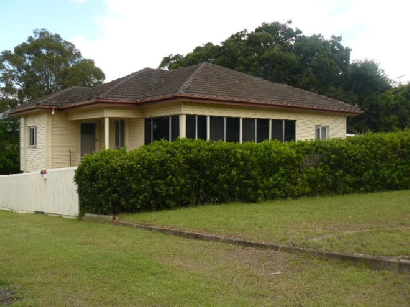 2 Holmes Street, North Ipswich QLD 4305