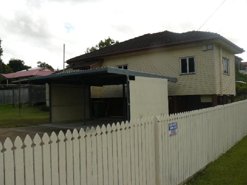 2 Holmes Street, North Ipswich QLD 4305