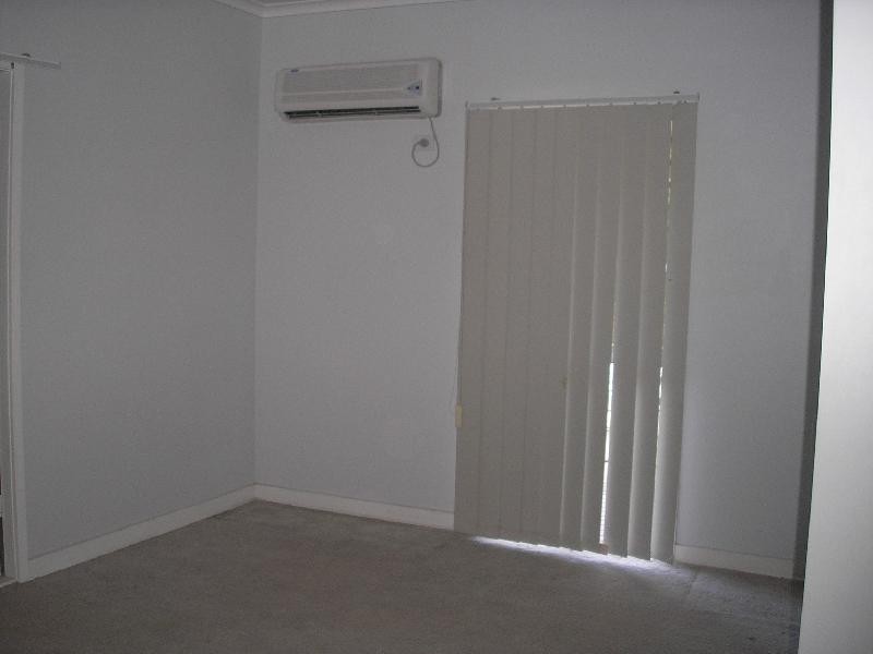 2 Holmes Street, North Ipswich QLD 4305