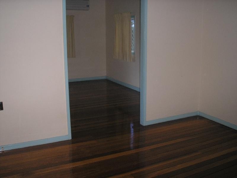 2 Holmes Street, North Ipswich QLD 4305