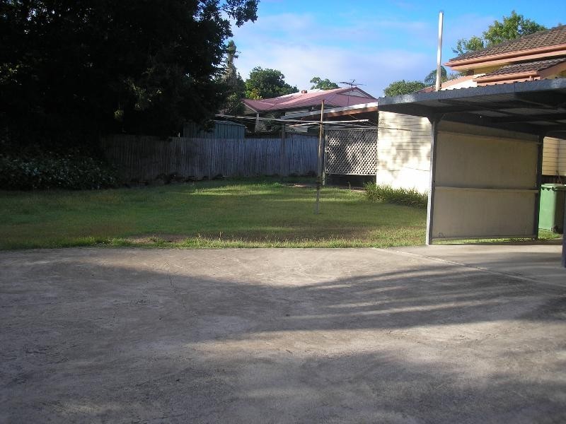 2 Holmes Street, North Ipswich QLD 4305