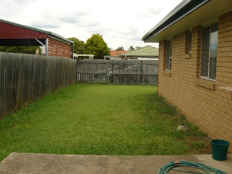 2/3 Settlers Way, Raceview QLD 4305