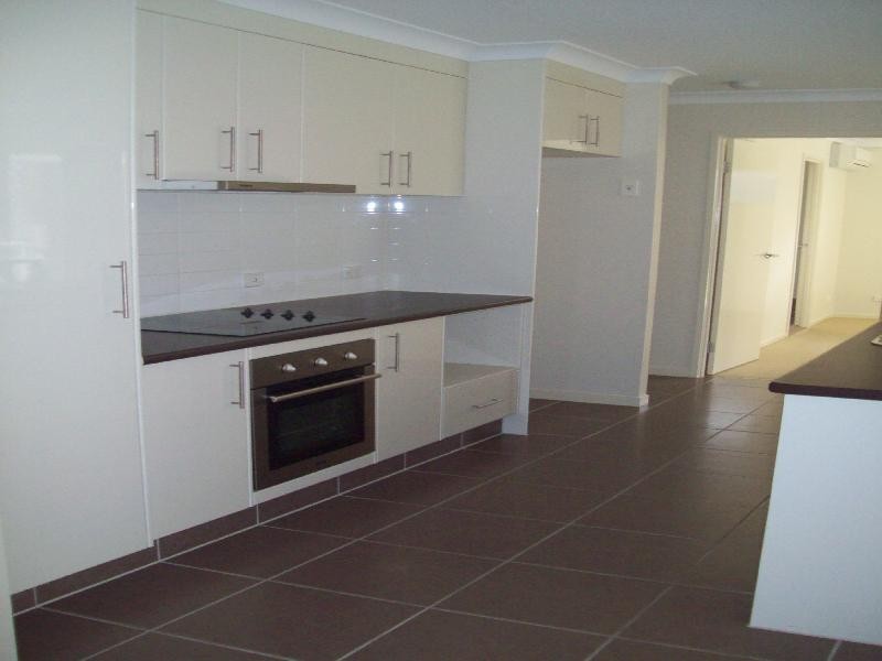 16 Parkview Drive, Springfield Lakes QLD 4300