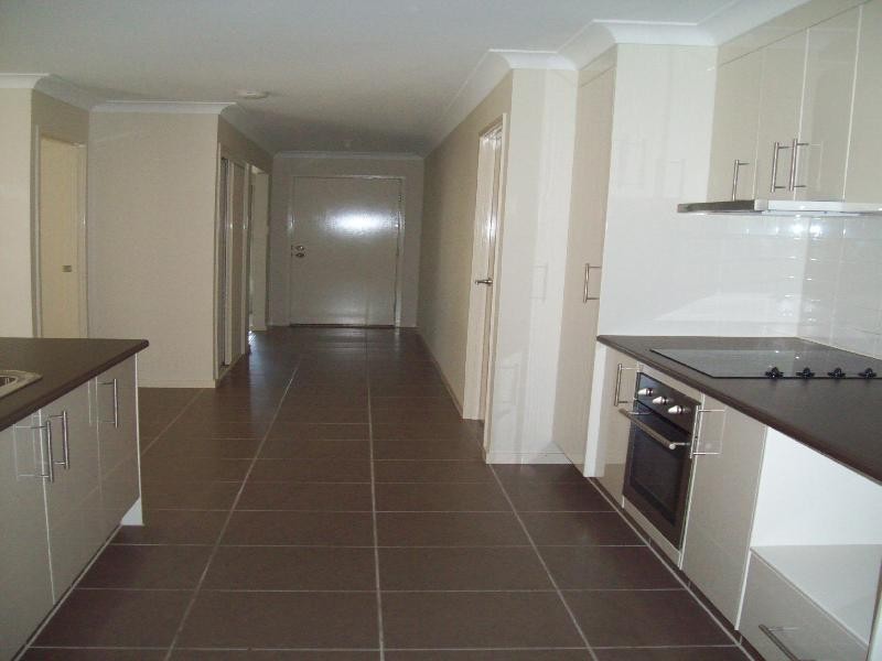 16 Parkview Drive, Springfield Lakes QLD 4300