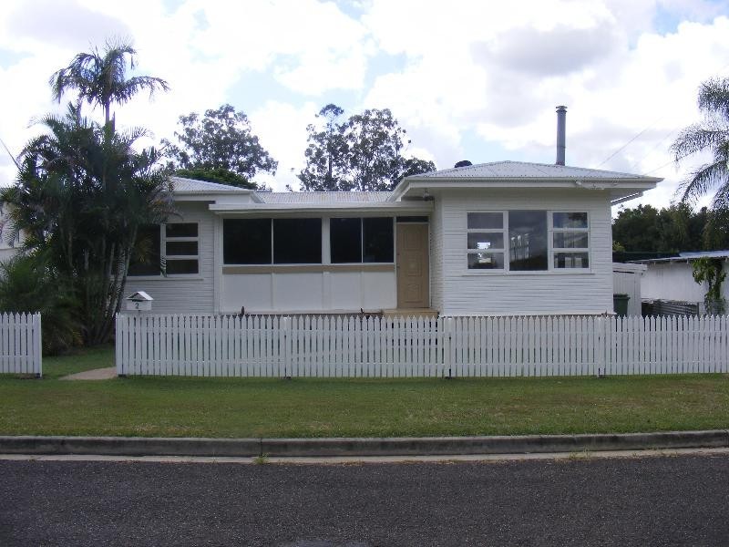 2 Vineyard Street, One Mile QLD 4305