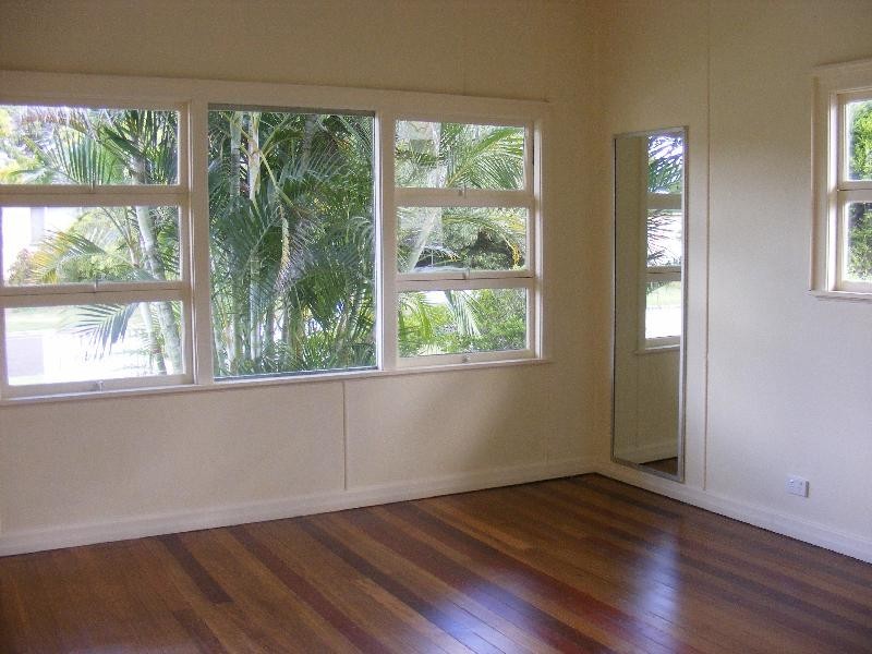 2 Vineyard Street, One Mile QLD 4305