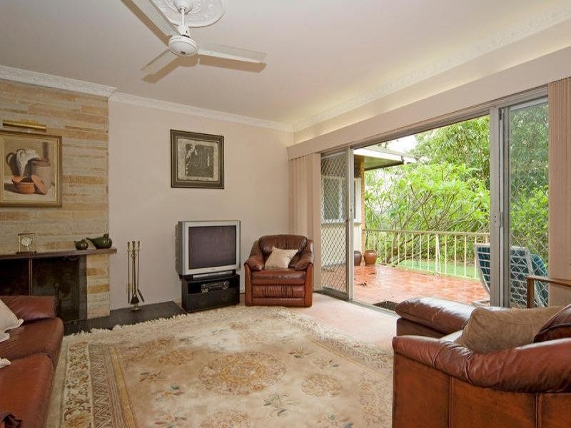 17 Stanley Street, North Booval QLD 4304