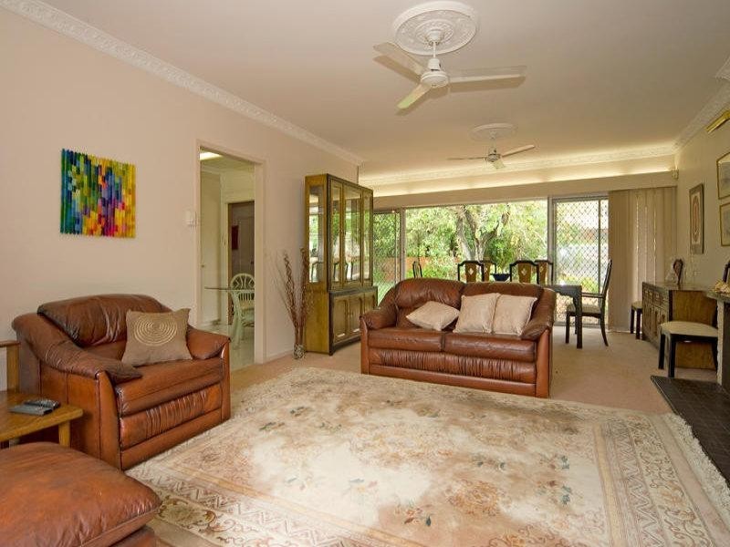 17 Stanley Street, North Booval QLD 4304