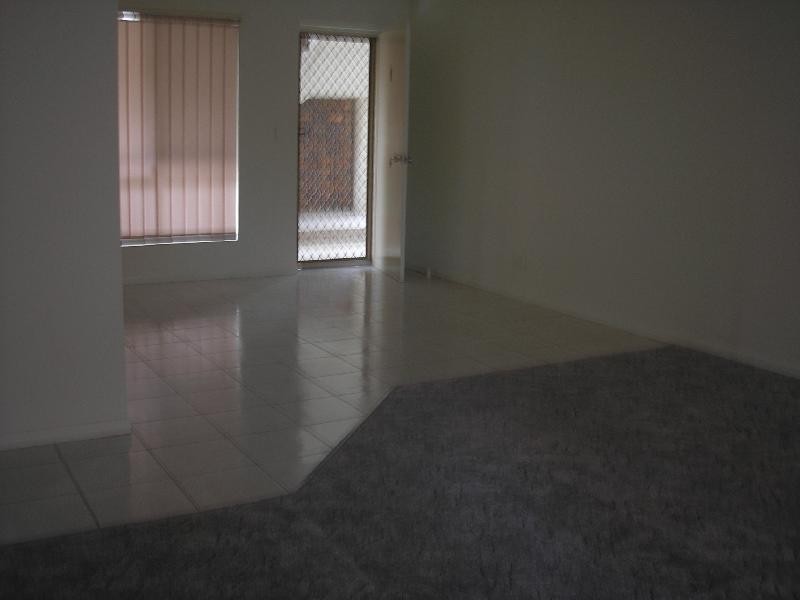 1/44 Bergin Street, Booval QLD 4304