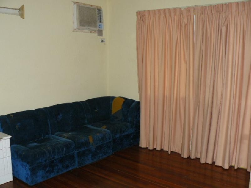 499 Redbank Plains Road, Redbank Plains QLD 4301