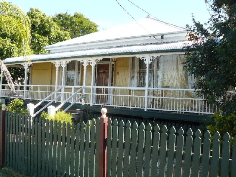 5 Cribb Street, Sadliers Crossing QLD 4305