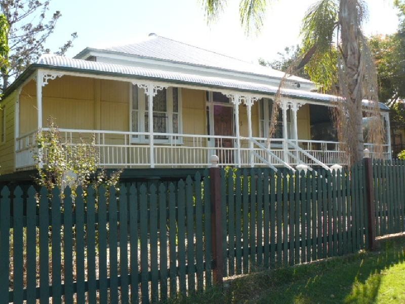 5 Cribb Street, Sadliers Crossing QLD 4305