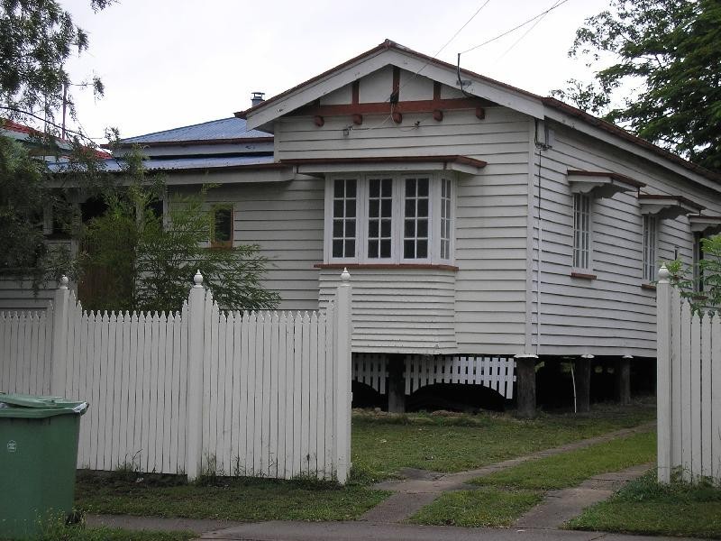 75 Glebe Road, Silkstone QLD 4304
