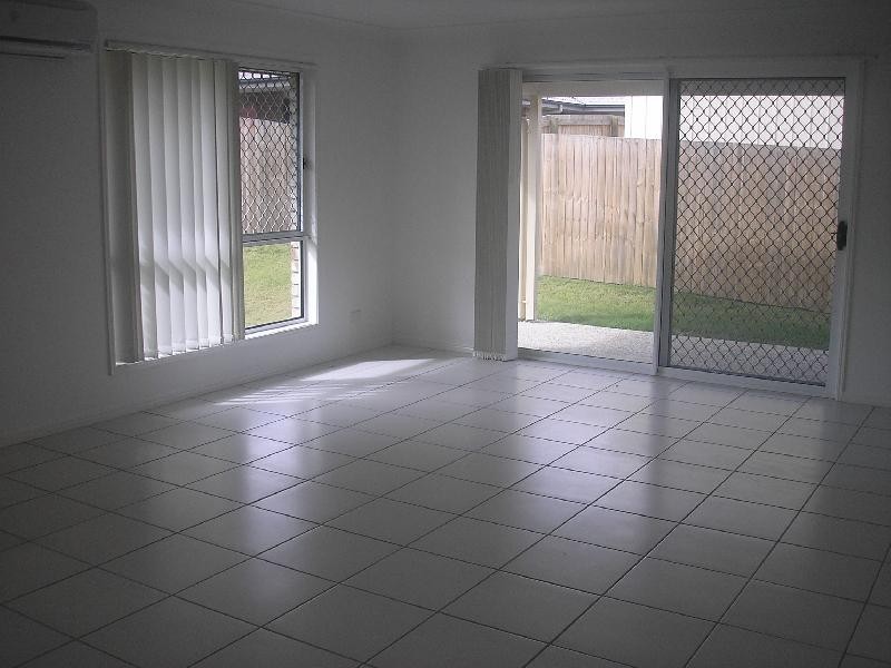 11 Arnold Street, Wulkuraka QLD 4305