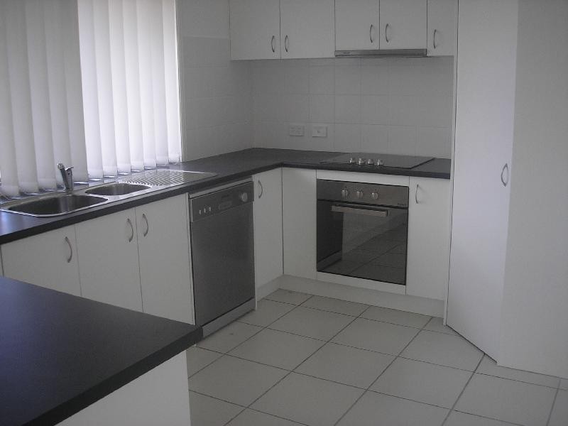 11 Arnold Street, Wulkuraka QLD 4305