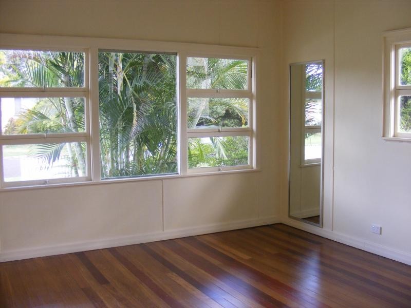 2 Vineyard Street, One Mile QLD 4305