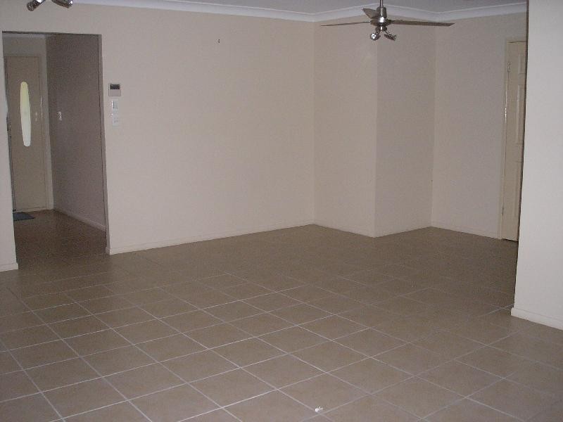 8 Tamar Street, Booval QLD 4304