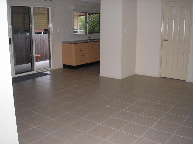 8 Tamar Street, Booval QLD 4304