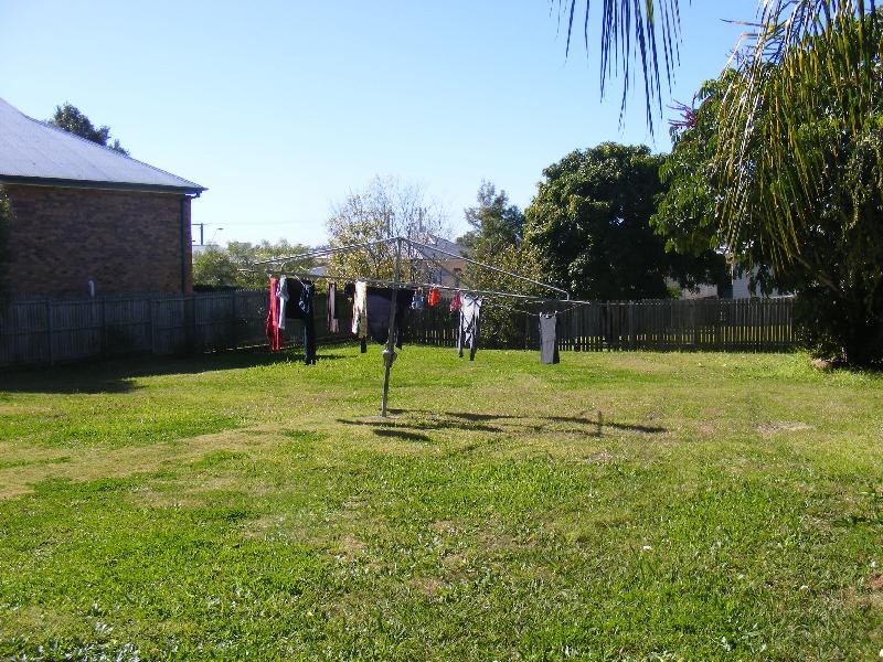 8 Macquarie Street, Booval QLD 4304