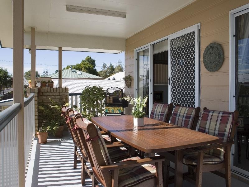 2/21 Bergin Street, Booval QLD 4304