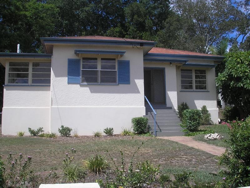 42 Chermside Road, Eastern Heights QLD 4305