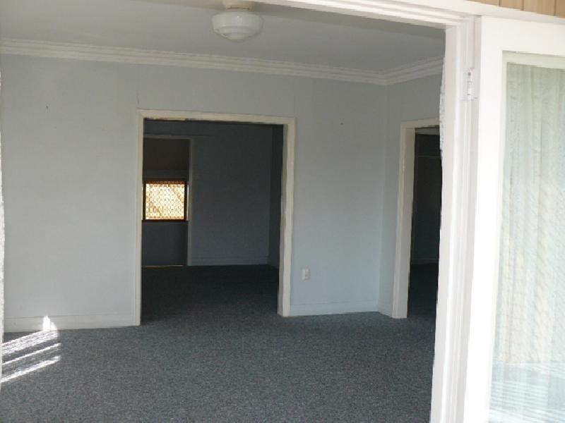 99 Brisbane Road, Booval QLD 4304