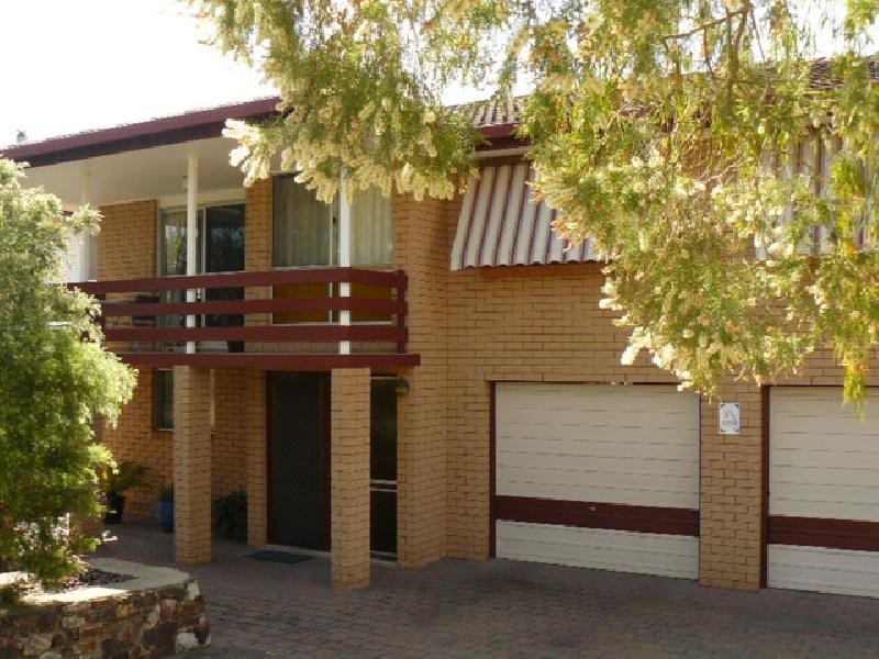 3  Kurrajong Street, Flinders View QLD 4305