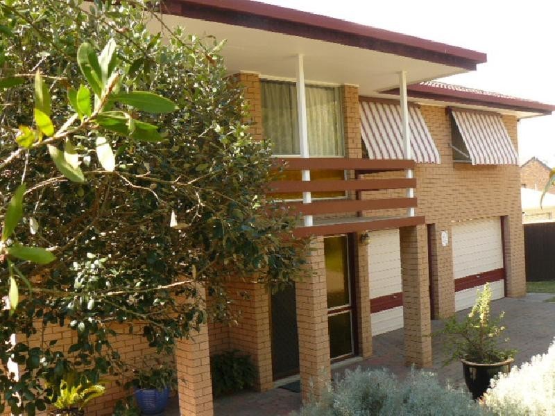3  Kurrajong Street, Flinders View QLD 4305
