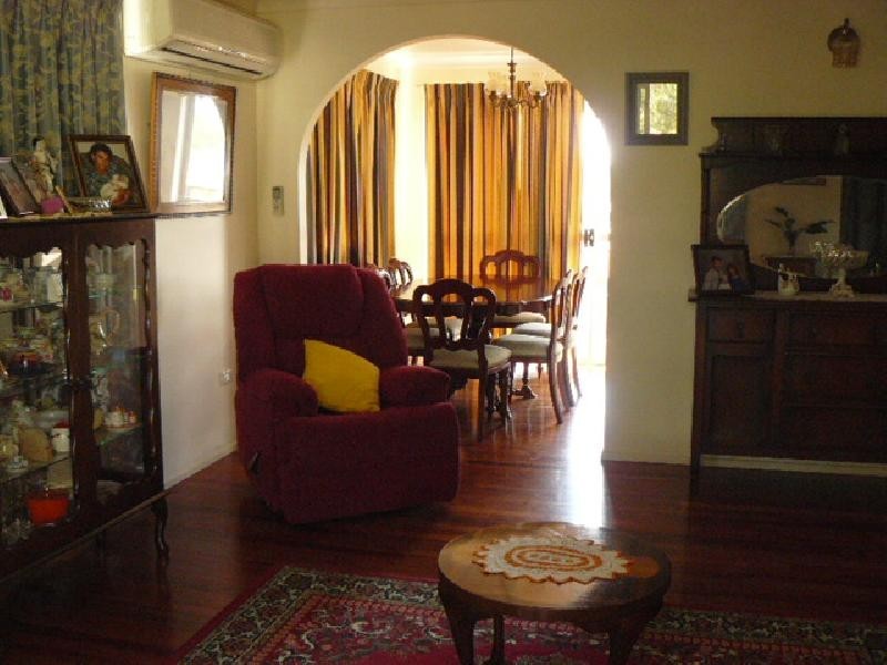 3  Kurrajong Street, Flinders View QLD 4305
