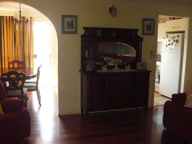 3  Kurrajong Street, Flinders View QLD 4305
