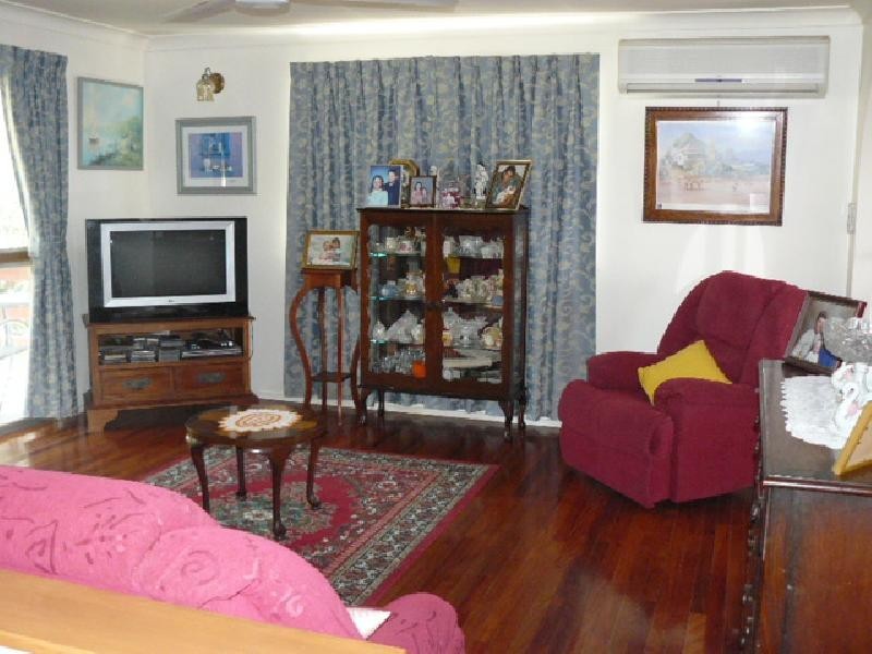 3  Kurrajong Street, Flinders View QLD 4305