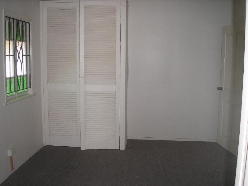 5 Pine Mountain Road, North Ipswich QLD 4305