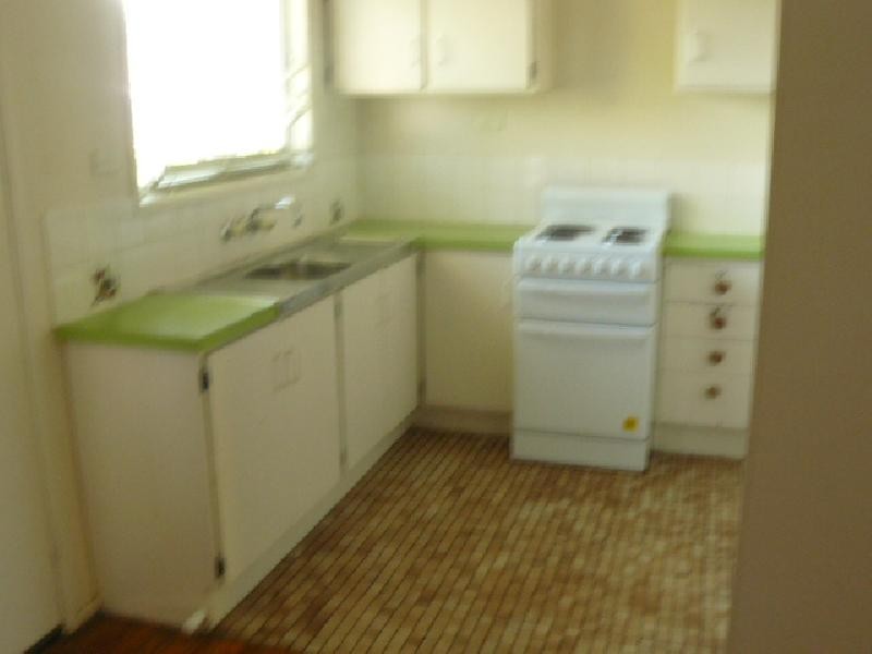 10 Mangonia Street, Raceview QLD 4305