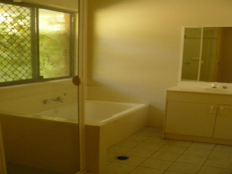 7 Henry Samuel Drive, Redbank Plains QLD 4301