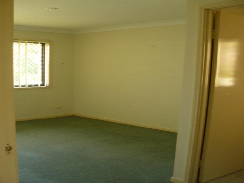 7 Henry Samuel Drive, Redbank Plains QLD 4301