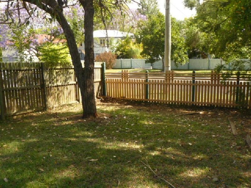 3 Felette Street, Leichhardt QLD 4305