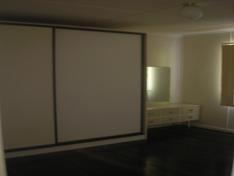 3/27 Brisbane Road, Newtown QLD 4305