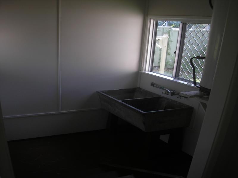 3/27 Brisbane Road, Newtown QLD 4305