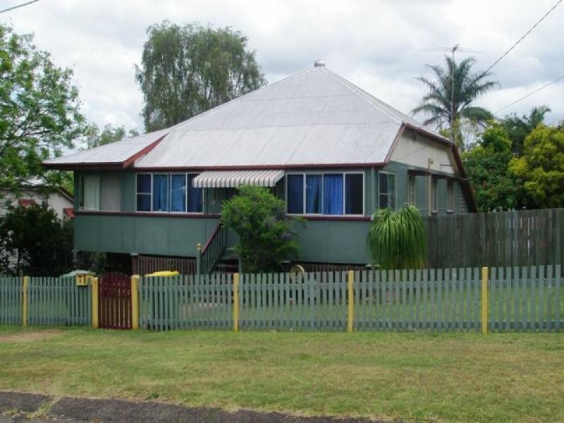 6 and 8 MacFarlane Street, Sadliers Crossing QLD 4305