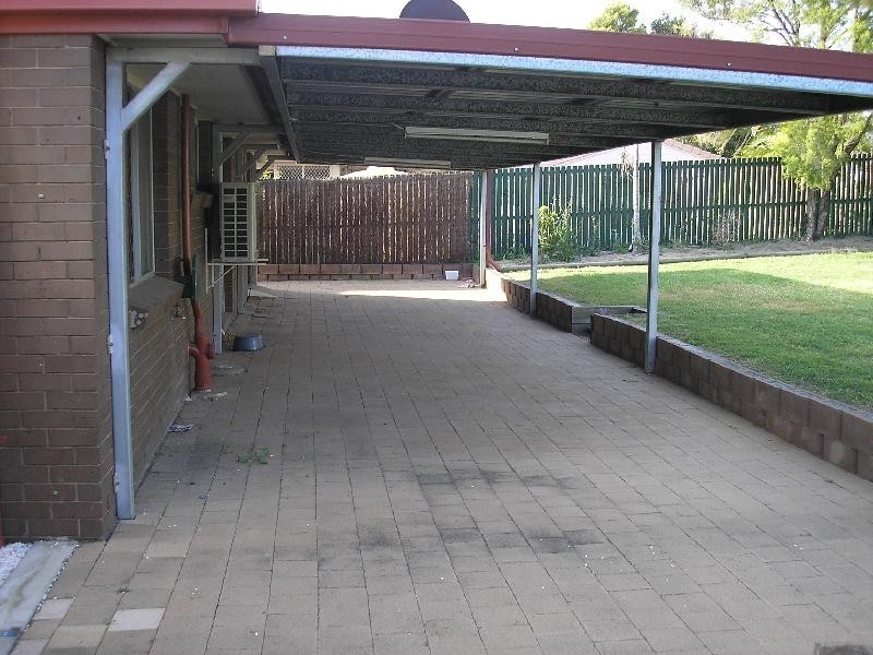8  Wilton Court, Flinders View QLD 4305