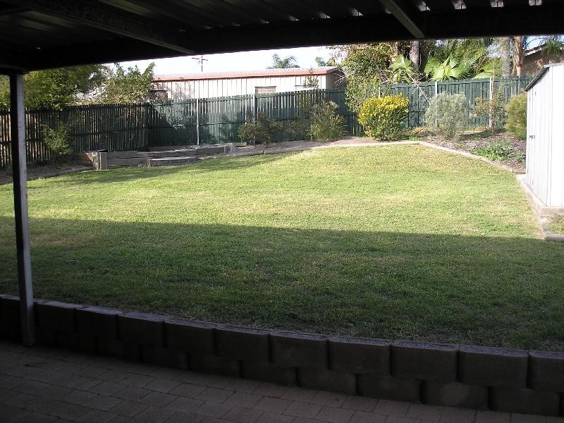 8  Wilton Court, Flinders View QLD 4305