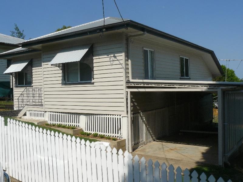 11 Mossom Street, North Ipswich QLD 4305