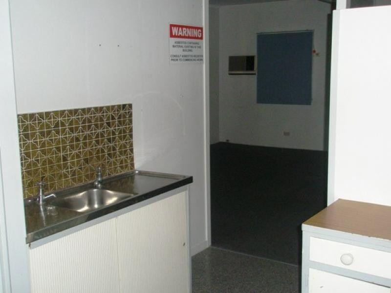 69 Blackstone Road, Eastern Heights QLD 4305