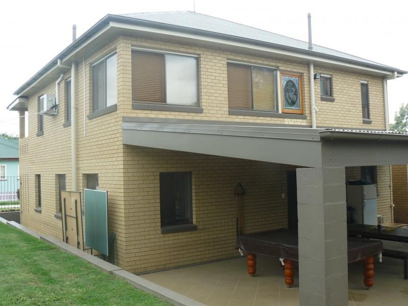 4 Churchill Street, Churchill QLD 4305