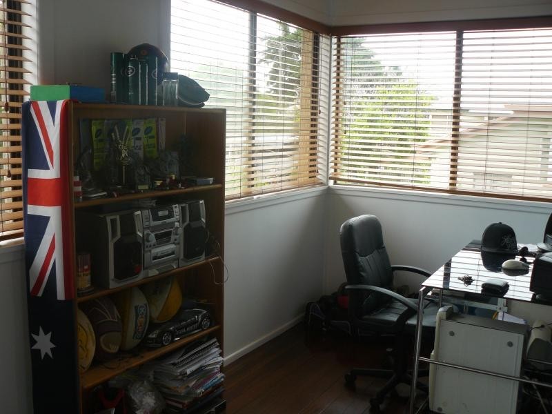 4 Churchill Street, Churchill QLD 4305